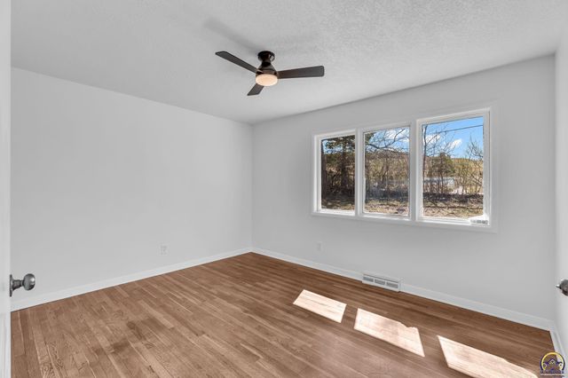 4741 SW Twilight DR, Topeka, KS 66614