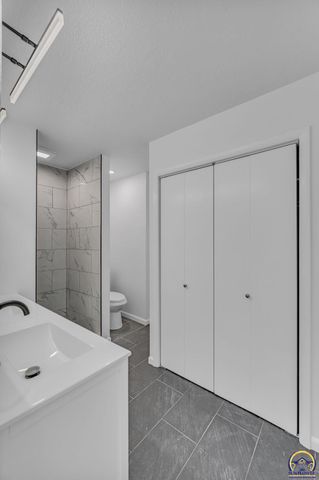 4741 SW Twilight DR, Topeka, KS 66614