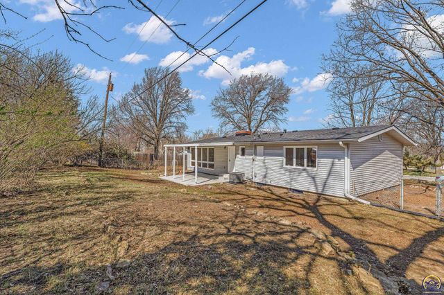 4741 SW Twilight DR, Topeka, KS 66614