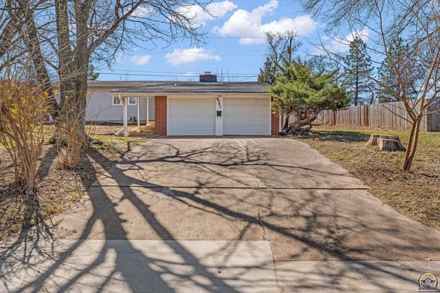 4741 SW Twilight DR, Topeka, KS 66614