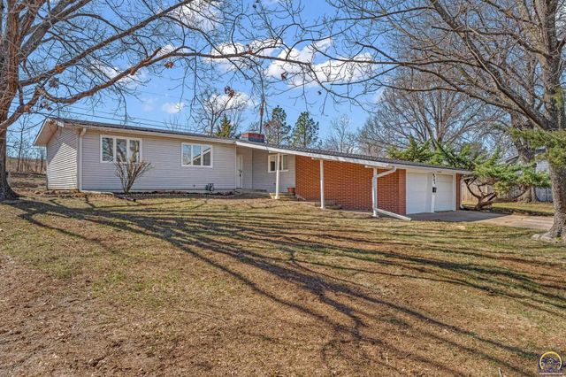 4741 SW Twilight DR, Topeka, KS 66614