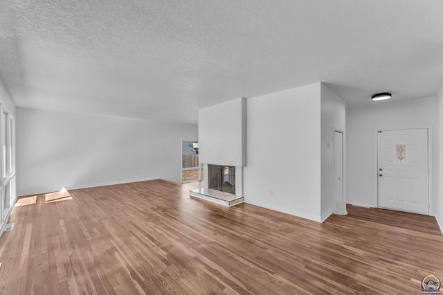 4741 SW Twilight DR, Topeka, KS 66614