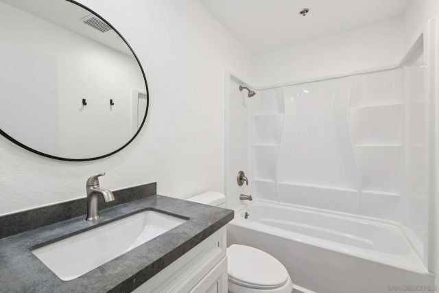 2077 Lakeridge Circle 104, Chula Vista, CA 91913