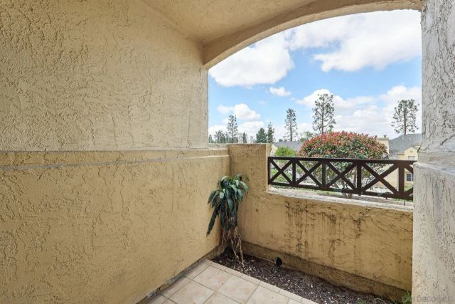 2077 Lakeridge Circle 104, Chula Vista, CA 91913