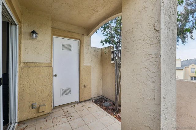 2077 Lakeridge Circle 104, Chula Vista, CA 91913