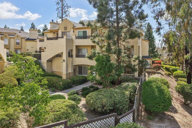 2077 Lakeridge Circle 104, Chula Vista, CA 91913