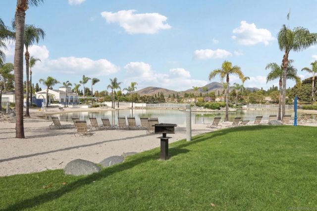 2077 Lakeridge Circle 104, Chula Vista, CA 91913
