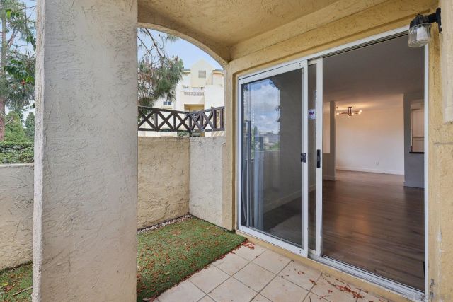2077 Lakeridge Circle 104, Chula Vista, CA 91913