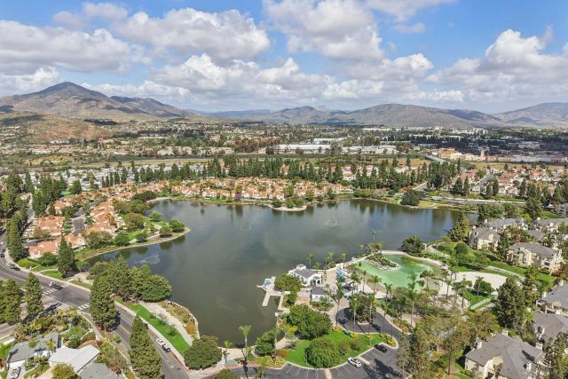 2077 Lakeridge Circle 104, Chula Vista, CA 91913