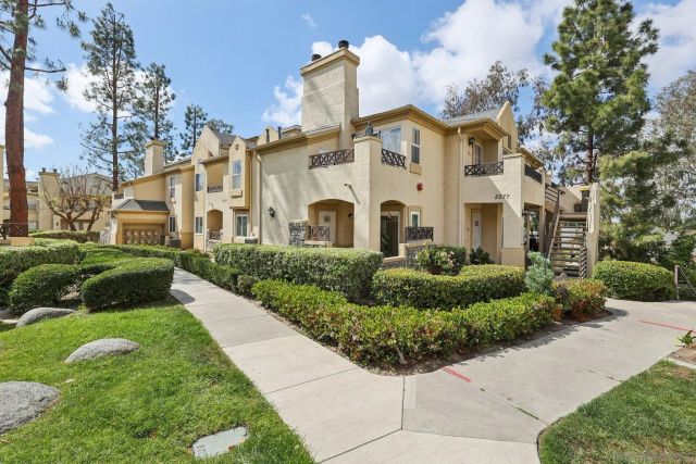 2077 Lakeridge Circle 104, Chula Vista, CA 91913