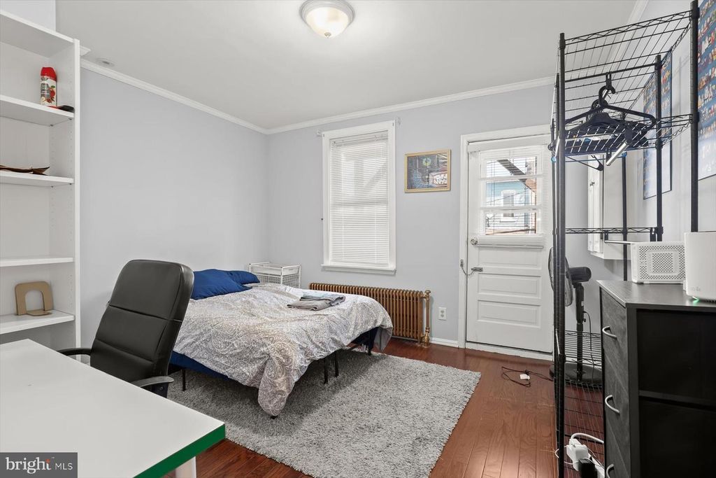 Image 27 of property listing at 633 S LINWOOD AVE S, Baltimore, MD 21224