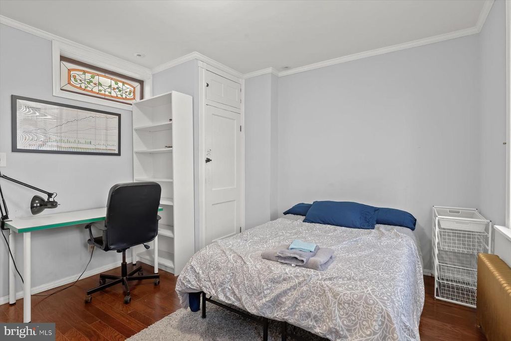 Image 28 of property listing at 633 S LINWOOD AVE S, Baltimore, MD 21224