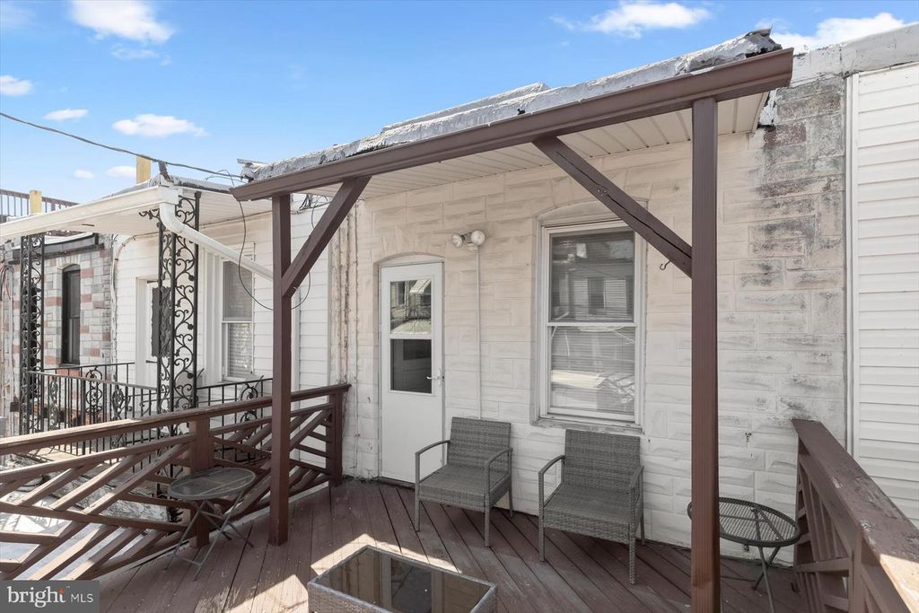 Image 30 of property listing at 633 S LINWOOD AVE S, Baltimore, MD 21224