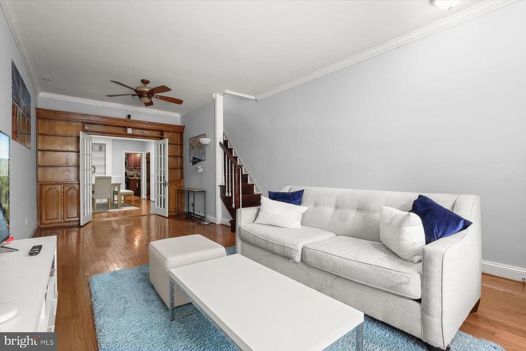 Image 8 of property listing at 633 S LINWOOD AVE S, Baltimore, MD 21224