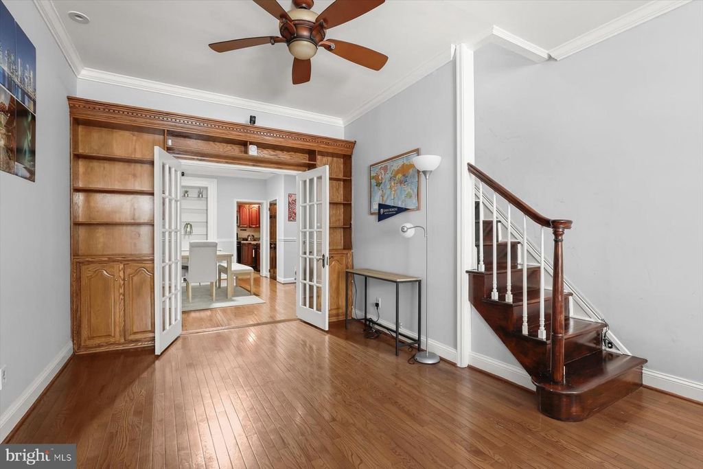 Image 9 of property listing at 633 S LINWOOD AVE S, Baltimore, MD 21224