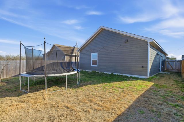 1106 Cattail LN, Bastrop, TX 78602