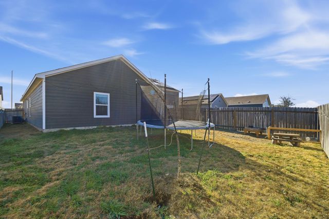 1106 Cattail LN, Bastrop, TX 78602