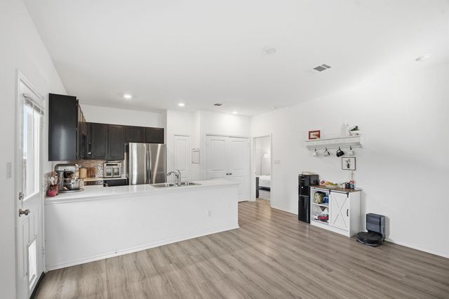 1106 Cattail LN, Bastrop, TX 78602