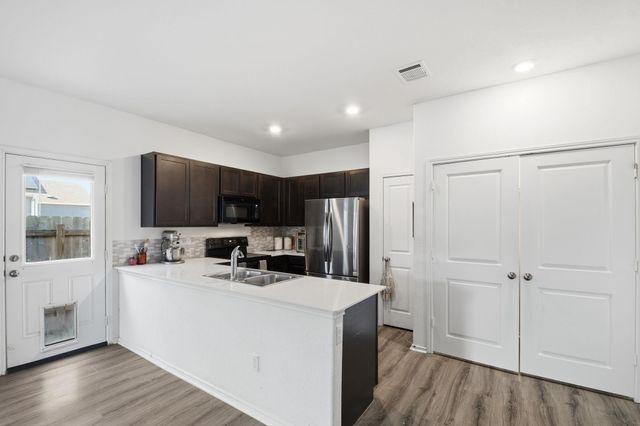 1106 Cattail LN, Bastrop, TX 78602