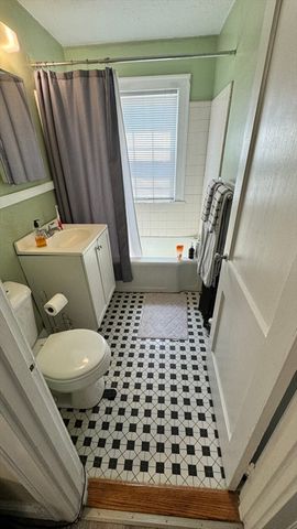 31 Safford 3, Quincy, MA 02171