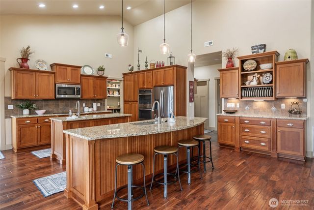 195 Budgett Lane, Chehalis, WA 98532