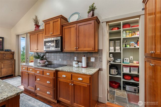 195 Budgett Lane, Chehalis, WA 98532