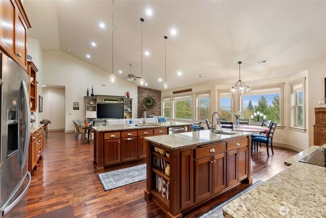 195 Budgett Lane, Chehalis, WA 98532