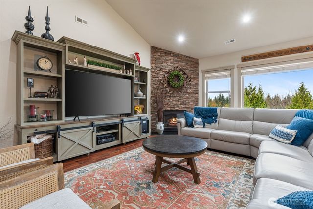 195 Budgett Lane, Chehalis, WA 98532