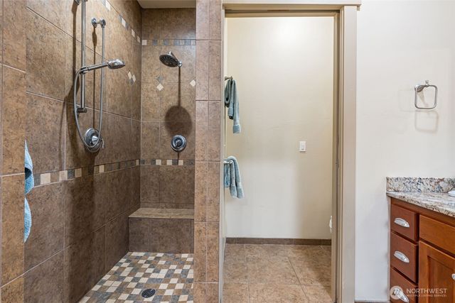 195 Budgett Lane, Chehalis, WA 98532