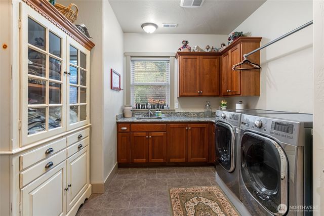 195 Budgett Lane, Chehalis, WA 98532