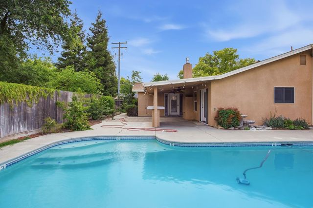 4729 Jimbo Ct, Denair, CA 95316