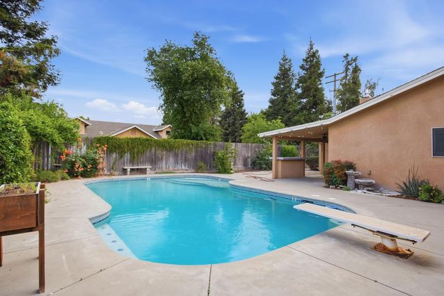 4729 Jimbo Ct, Denair, CA 95316