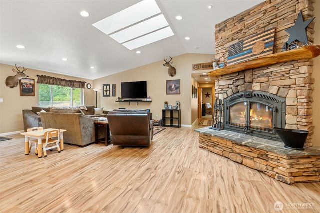 150 Alderbrook Lane, Adna, WA 98532