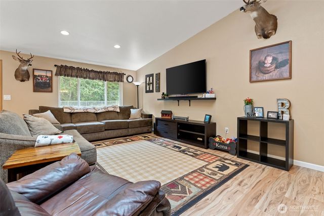 150 Alderbrook Lane, Adna, WA 98532