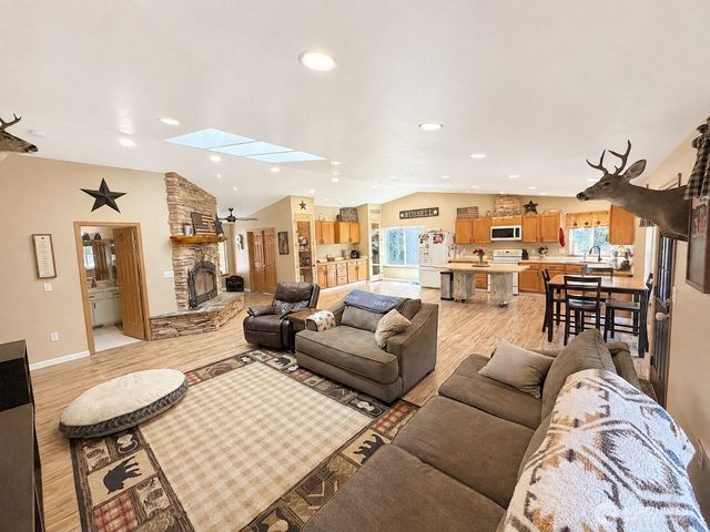 150 Alderbrook Lane, Adna, WA 98532