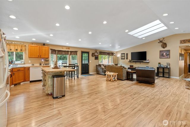 150 Alderbrook Lane, Adna, WA 98532