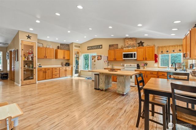 150 Alderbrook Lane, Adna, WA 98532