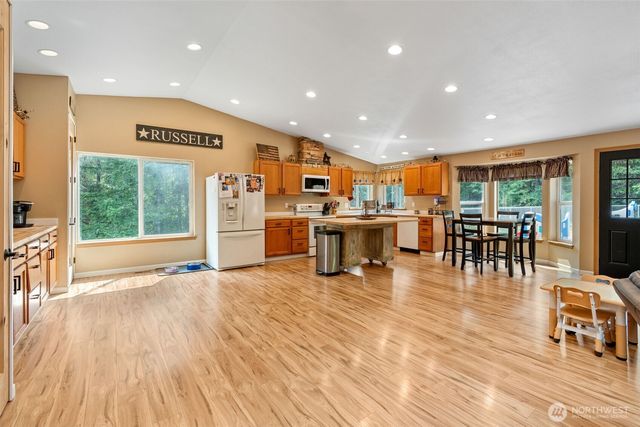 150 Alderbrook Lane, Adna, WA 98532