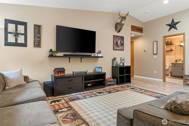 150 Alderbrook Lane, Adna, WA 98532