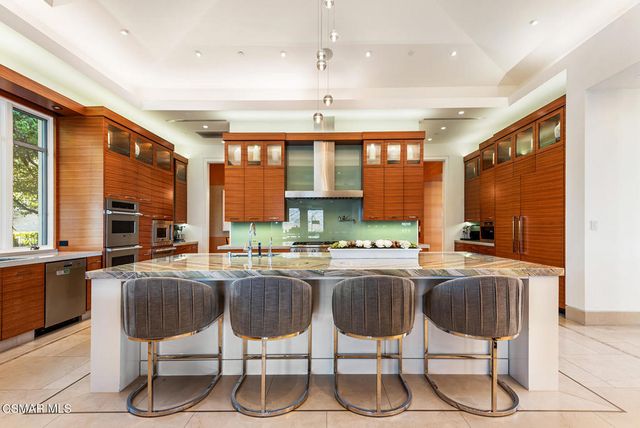 1300 Woodland Grove Court, Westlake Village, CA 91362