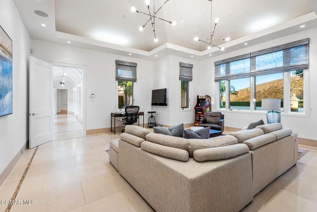 1300 Woodland Grove Court, Westlake Village, CA 91362