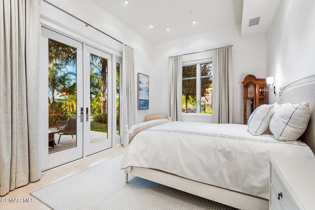 1300 Woodland Grove Court, Westlake Village, CA 91362