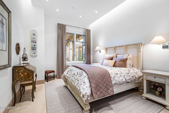 1300 Woodland Grove Court, Westlake Village, CA 91362