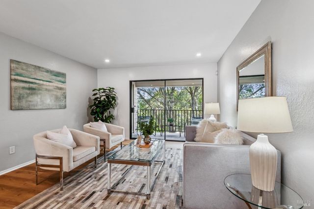 827 Via Casitas, Greenbrae, CA 94904