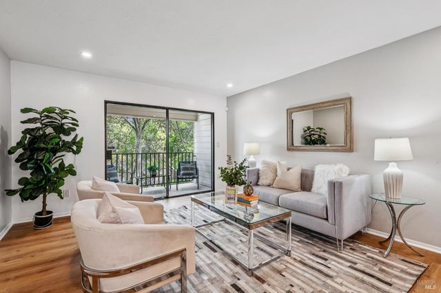 827 Via Casitas, Greenbrae, CA 94904