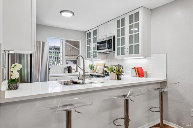 827 Via Casitas, Greenbrae, CA 94904