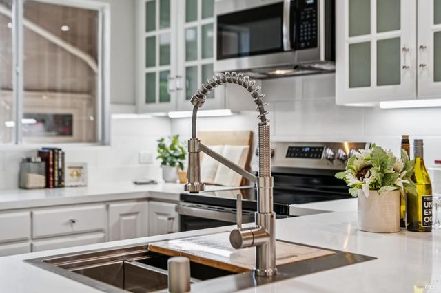 827 Via Casitas, Greenbrae, CA 94904