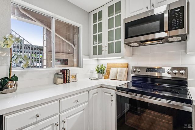 827 Via Casitas, Greenbrae, CA 94904