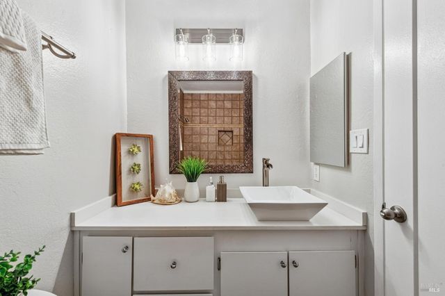 827 Via Casitas, Greenbrae, CA 94904