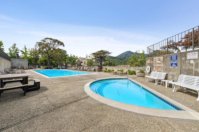 827 Via Casitas, Greenbrae, CA 94904